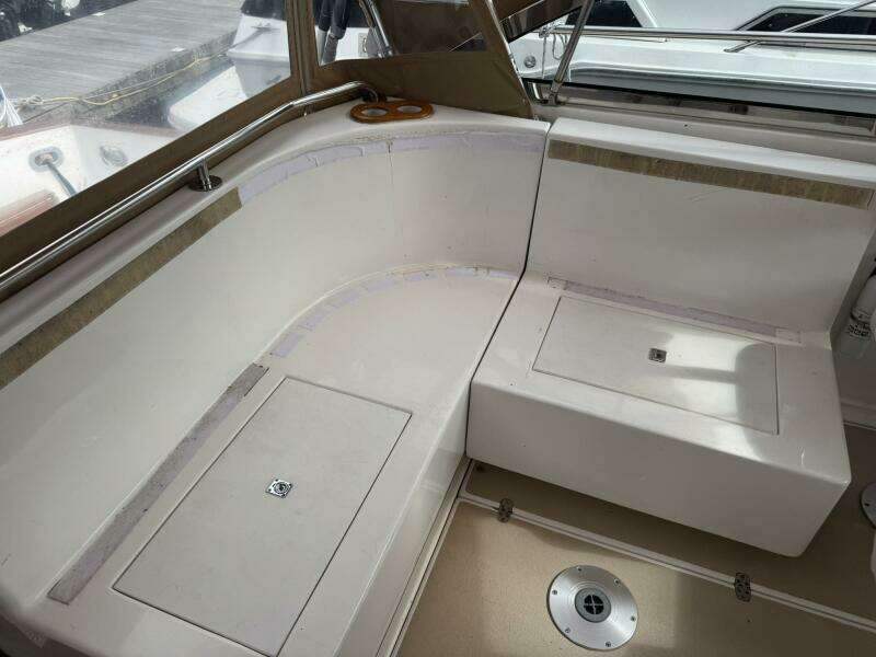 2001 Legacy Yachts Express