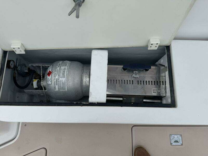 2001 Legacy Yachts Express