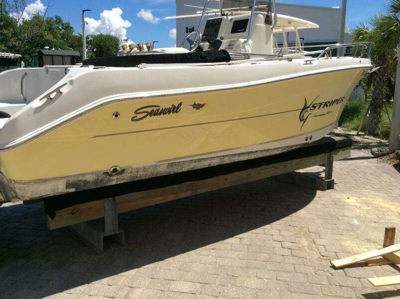 2005 Seaswirl Striper 