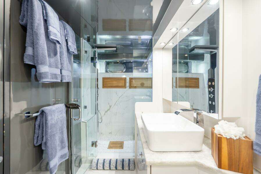 1991 Maiora Raised Pilothouse