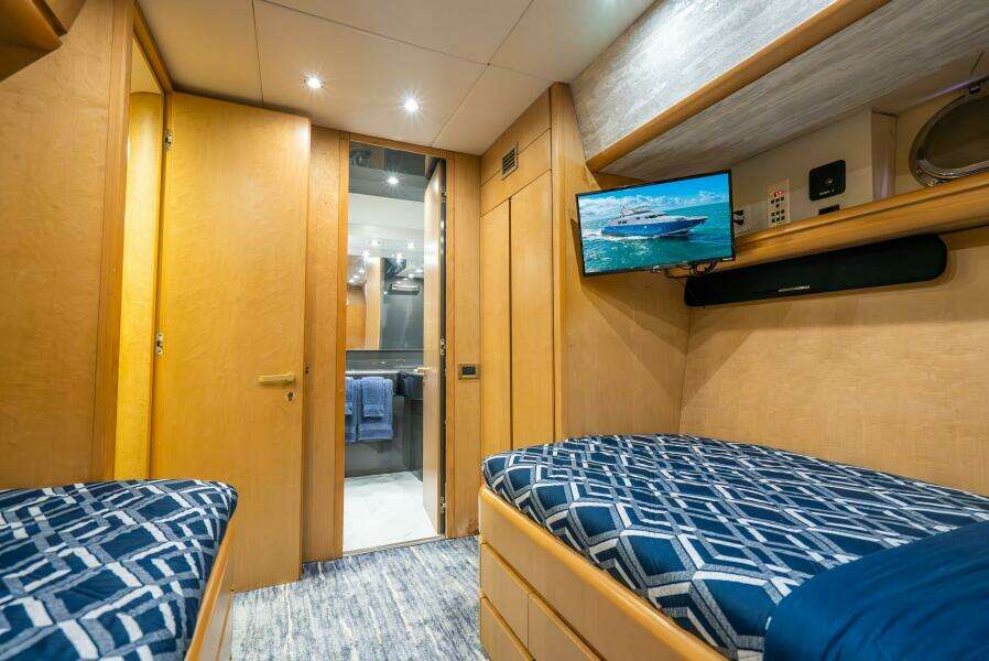 1991 Maiora Raised Pilothouse