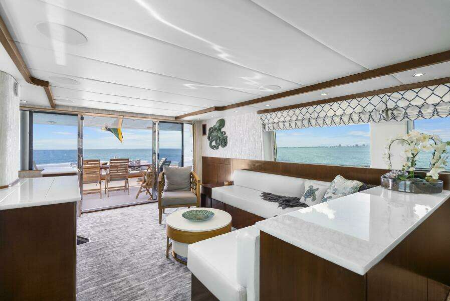 1991 Maiora Raised Pilothouse