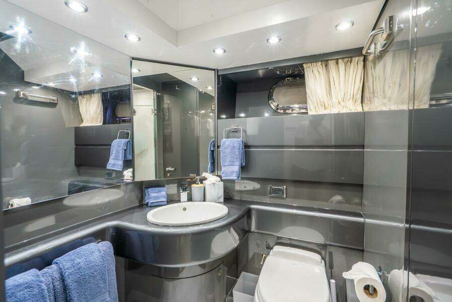 1991 Maiora Raised Pilothouse