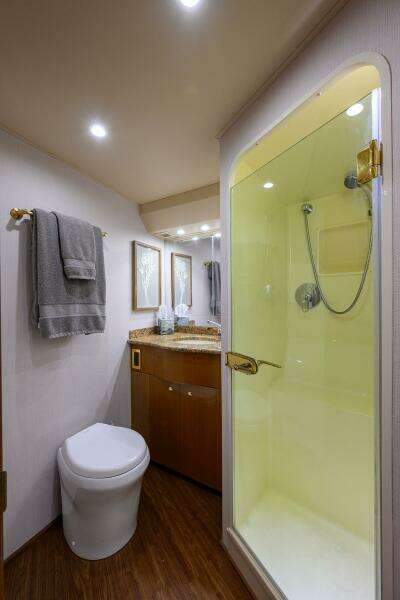 Viking 56 MATTER OF TIME - Guest Head