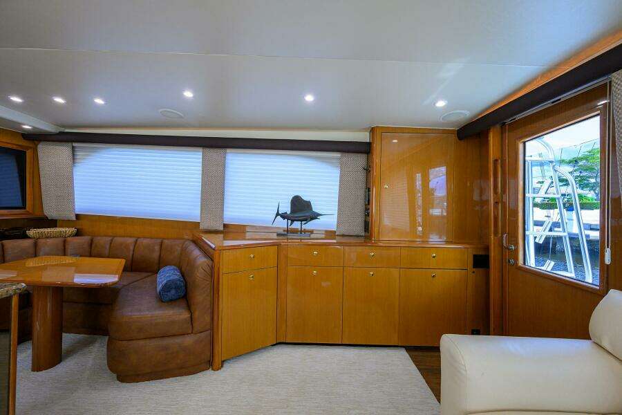 Viking 56 MATTER OF TIME - Salon