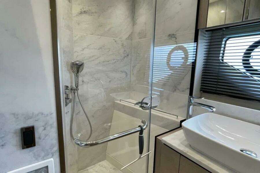 2020 Sunseeker 74 Sport Yacht