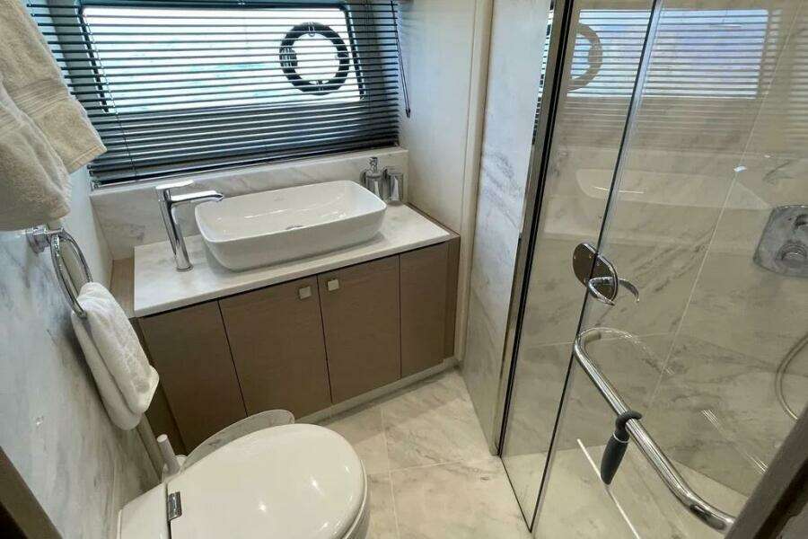 2020 Sunseeker 74 Sport Yacht