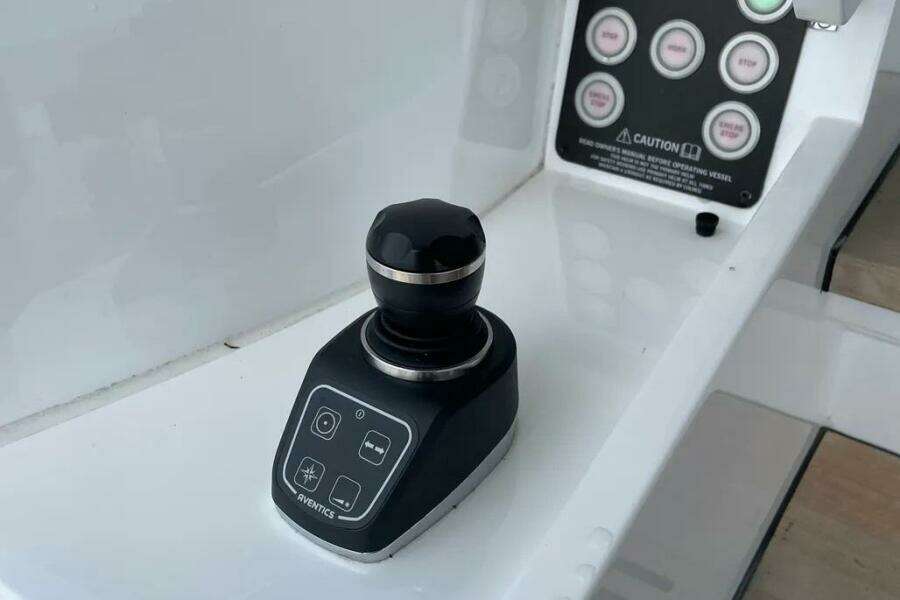 2020 Sunseeker 74 Sport Yacht