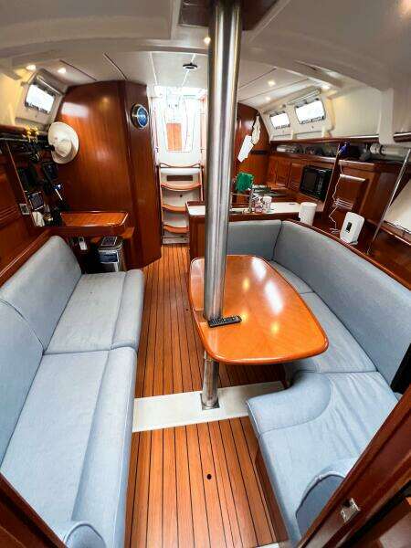 2007 Beneteau 373