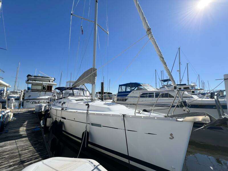 2007 Beneteau 373