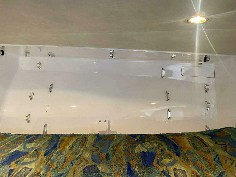 2005 Custom Carolina 40 DeSanti