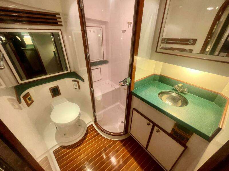 2005 Custom Carolina 40 DeSanti