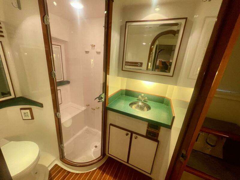 2005 Custom Carolina 40 DeSanti