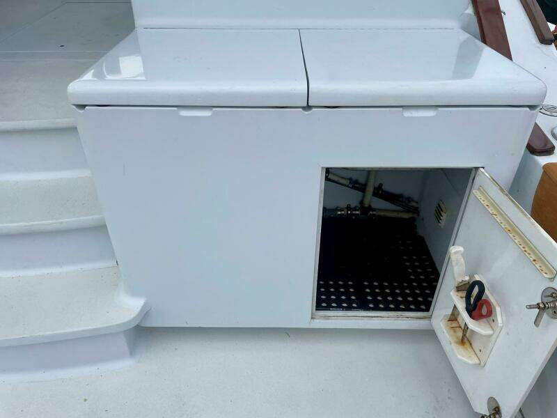 2005 Custom Carolina 40 DeSanti