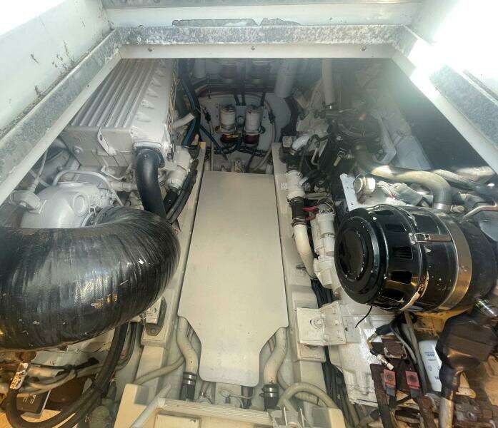 2005 Custom Carolina 40 DeSanti