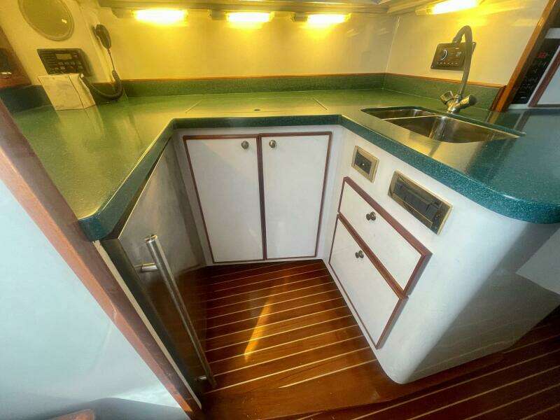 2005 Custom Carolina 40 DeSanti