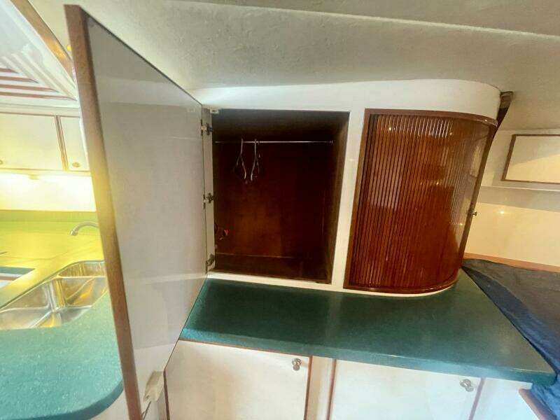 2005 Custom Carolina 40 DeSanti