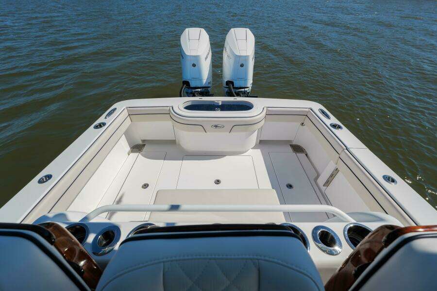 Valhalla 33 - Sea Dawg - Cockpit view from Helm