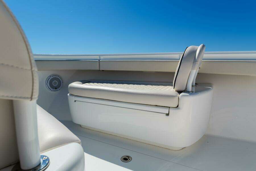 Valhalla 33 - Sea Dawg - Port Bow with Bow Seating