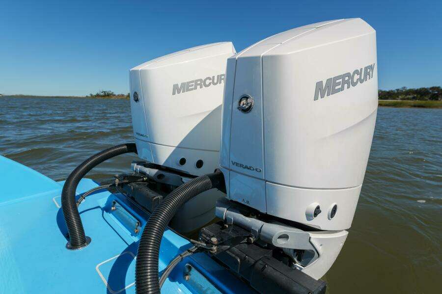 Valhalla 33 - Sea Dawg - Twin Mercury Engines