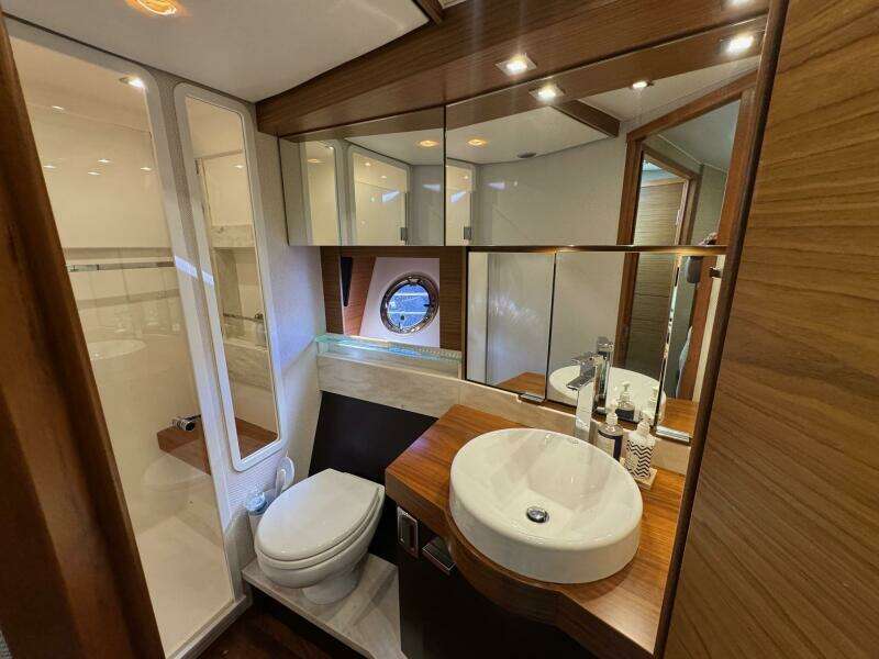 2017 Tiara Yachts 44 Coupe