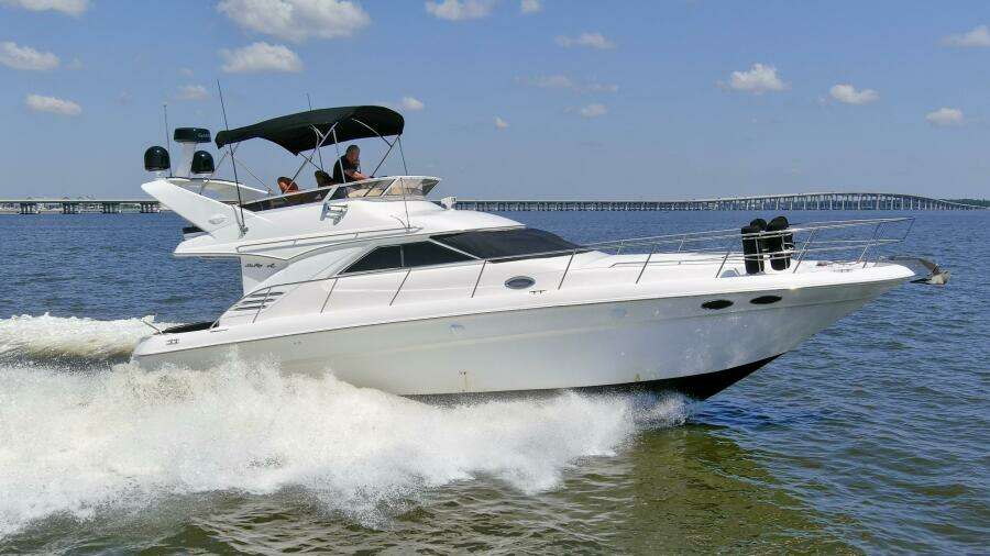 2000 40 Sea Ray 400 Sedan Bridge Silver Lining Profile (2)