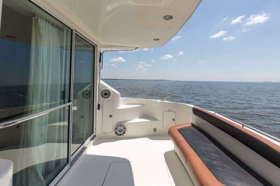 2000 40 Sea Ray 400 Sedan Bridge Silver Lining Mezzanine (4)