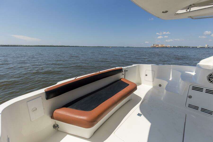 2000 40 Sea Ray 400 Sedan Bridge Silver Lining Mezzanine (5)