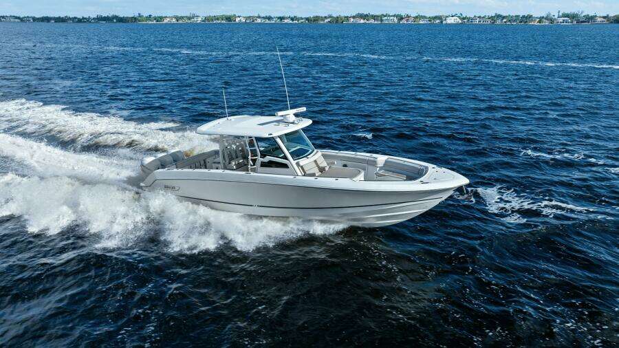 2019 Boston Whaler 380 Outrage 'Lima Kilo' - Profile Starboard 