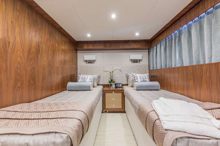 2018 Hargrave Raised Pilothouse