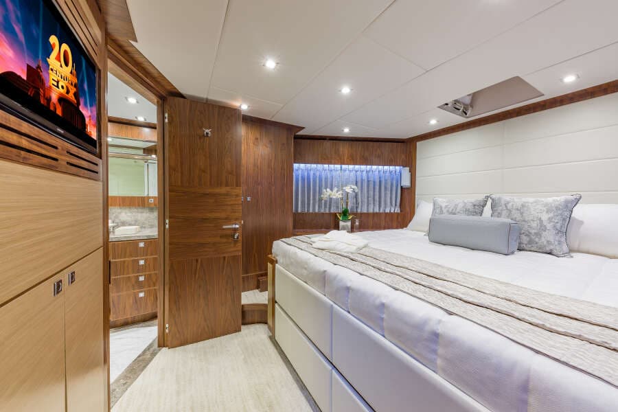 2018 Hargrave Raised Pilothouse