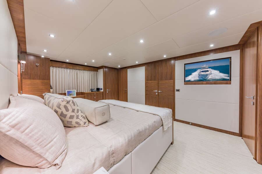 2018 Hargrave Raised Pilothouse