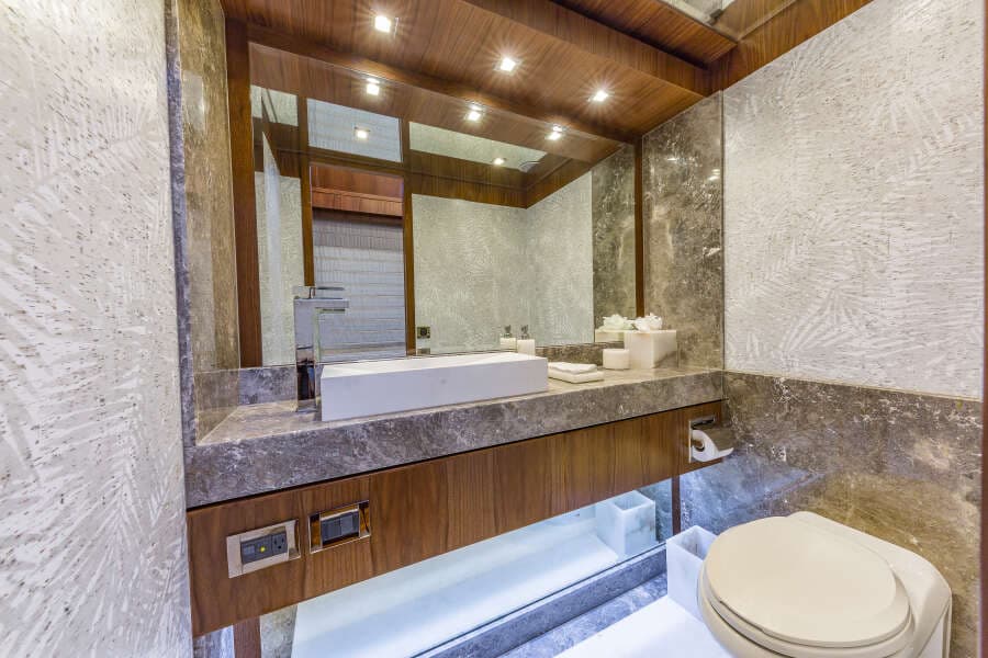 2018 Hargrave Raised Pilothouse