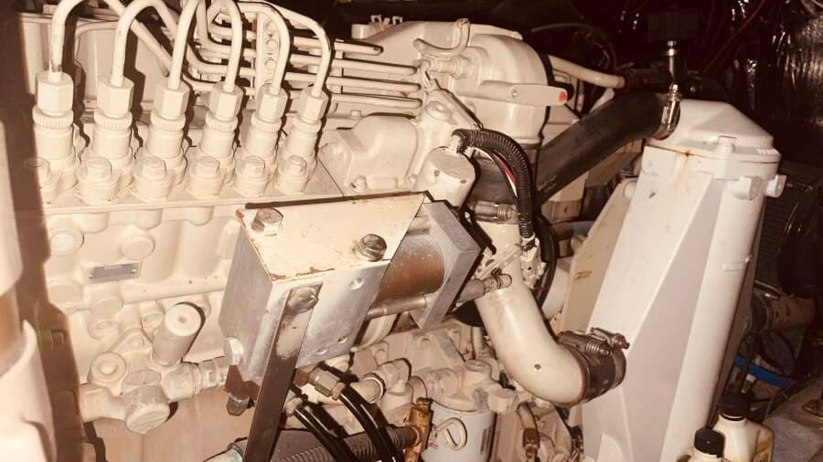 1997 CARVER YACHTS 500 COCKPIT MY