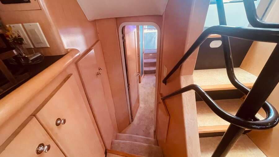 1997 CARVER YACHTS 500 COCKPIT MY