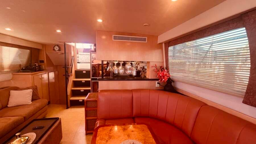 1997 CARVER YACHTS 500 COCKPIT MY