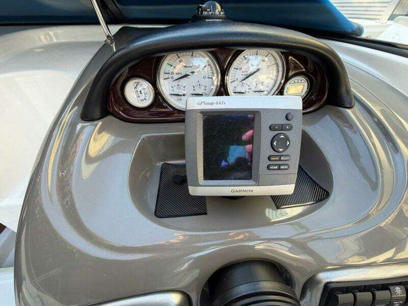 2008 Regal 2450 Cuddy