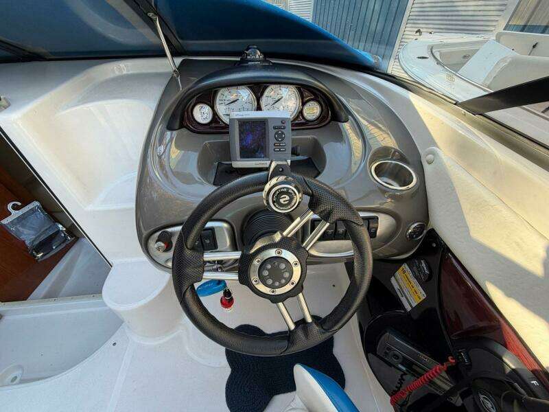 2008 Regal 2450 Cuddy