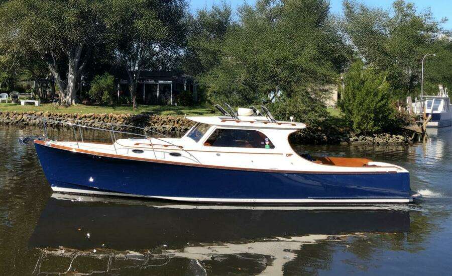 2000 Hinckley 36 Picnic Boat EP