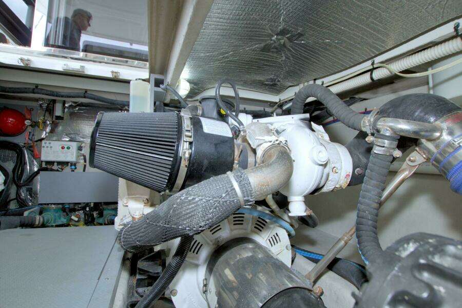 2013 Meridian 441 Sedan