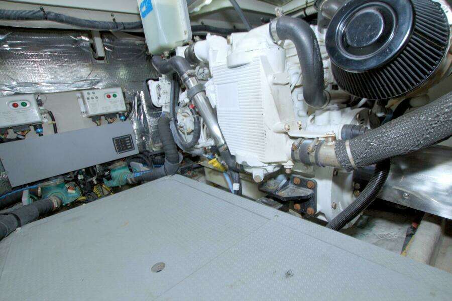 2013 Meridian 441 Sedan