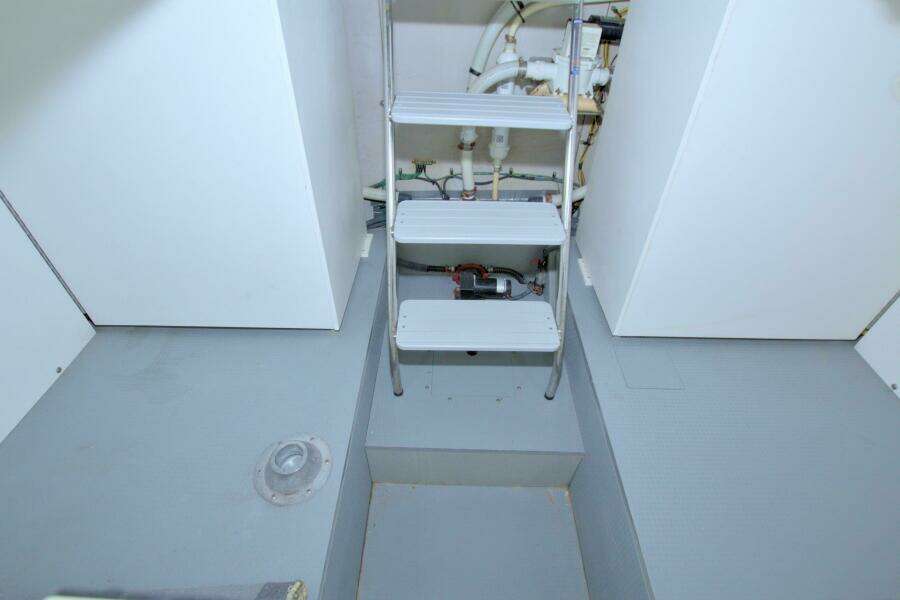 2013 Meridian 441 Sedan