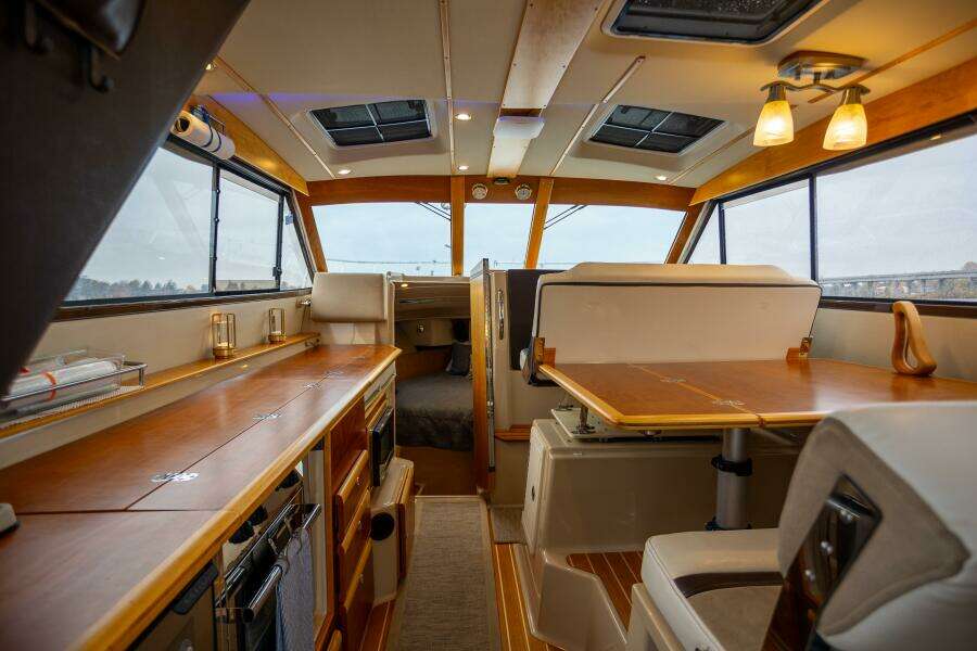 2016 Cutwater C-30 Command Bridge