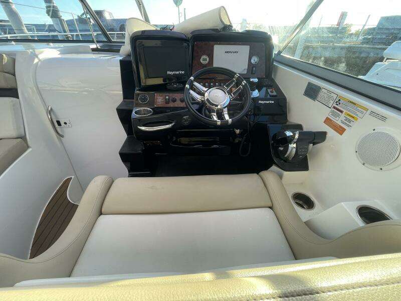 2016 Rinker 310 Express