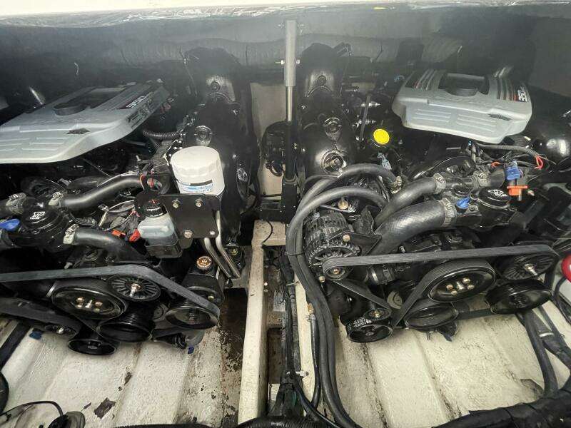 2016 Rinker 310 Express