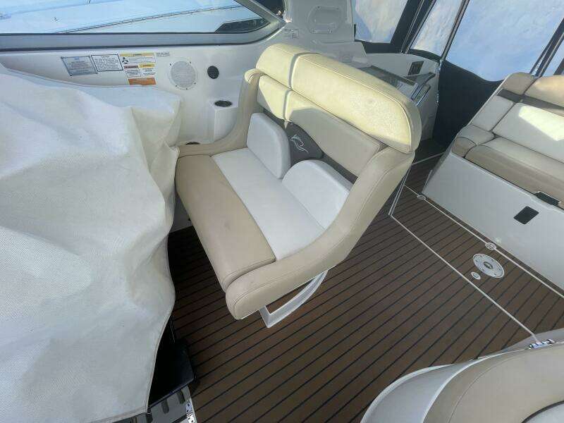 2016 Rinker 310 Express