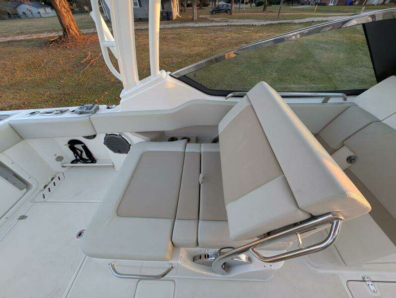 2023 Boston Whaler 240 Vantage