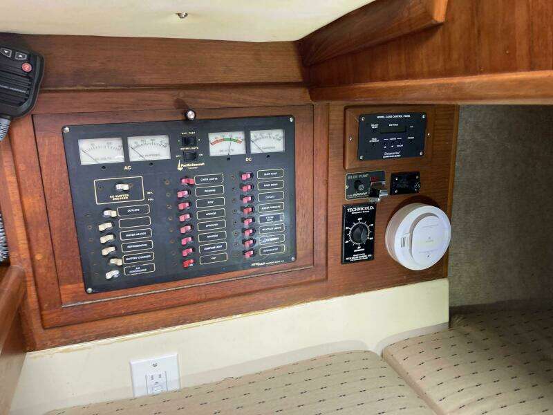 1990 Pacific Seacraft 34 Voyager