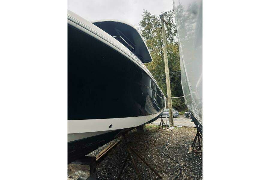 2022 Robalo R272 Center Console