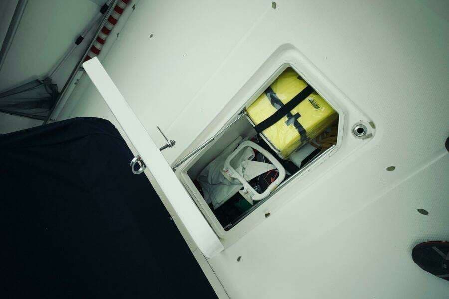 2022 Robalo R272 Center Console